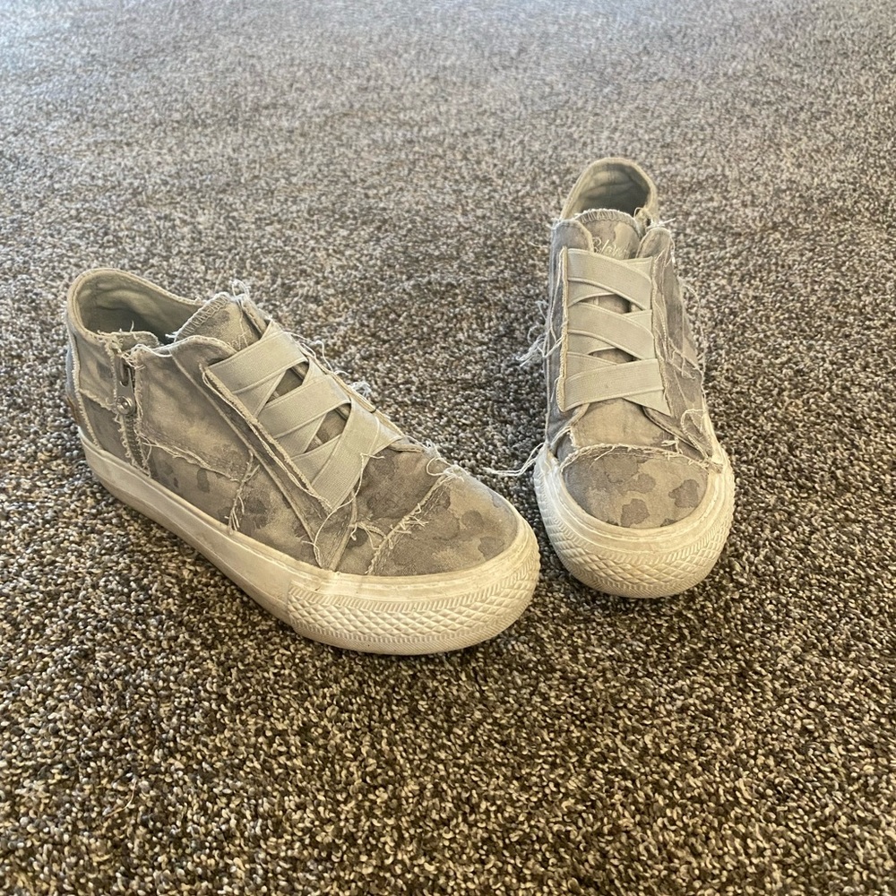 Blowfish sneakers- size 7